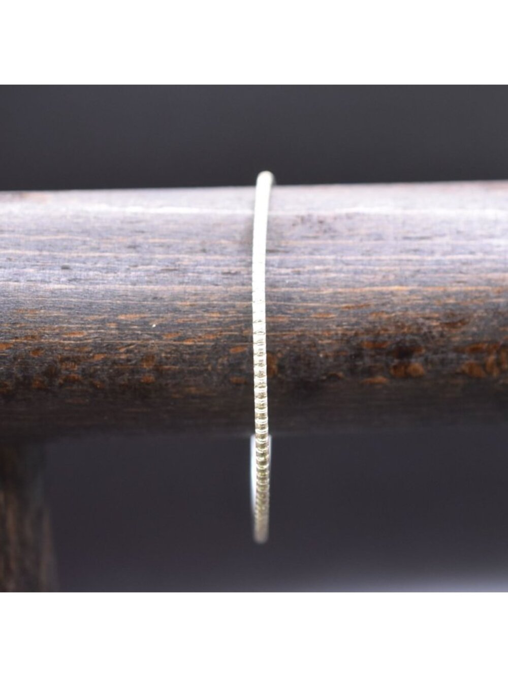 Vintage Silver Tone Textured Bangle Bracelet 8.5-Inch Diameter Lightweight Elega